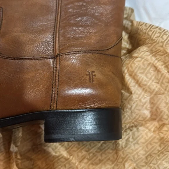 Frye Melissa button 2 wide calf - Picture 7 of 11